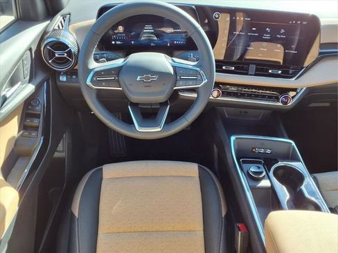 New 2026 Chevrolet Equinox ACTIV image 7