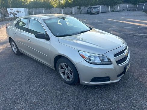 Used 2013 Chevrolet Malibu LS w/ Protection Package FWD image 6