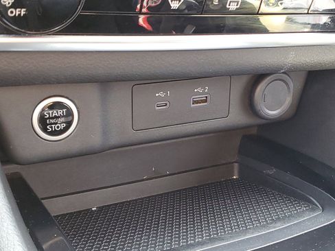 Used 2023 Nissan Rogue S AWD/4WD image 28