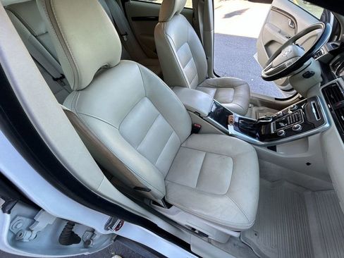 Used 2016 Volvo XC70 T5 Premier w/ Proximity Package image 21