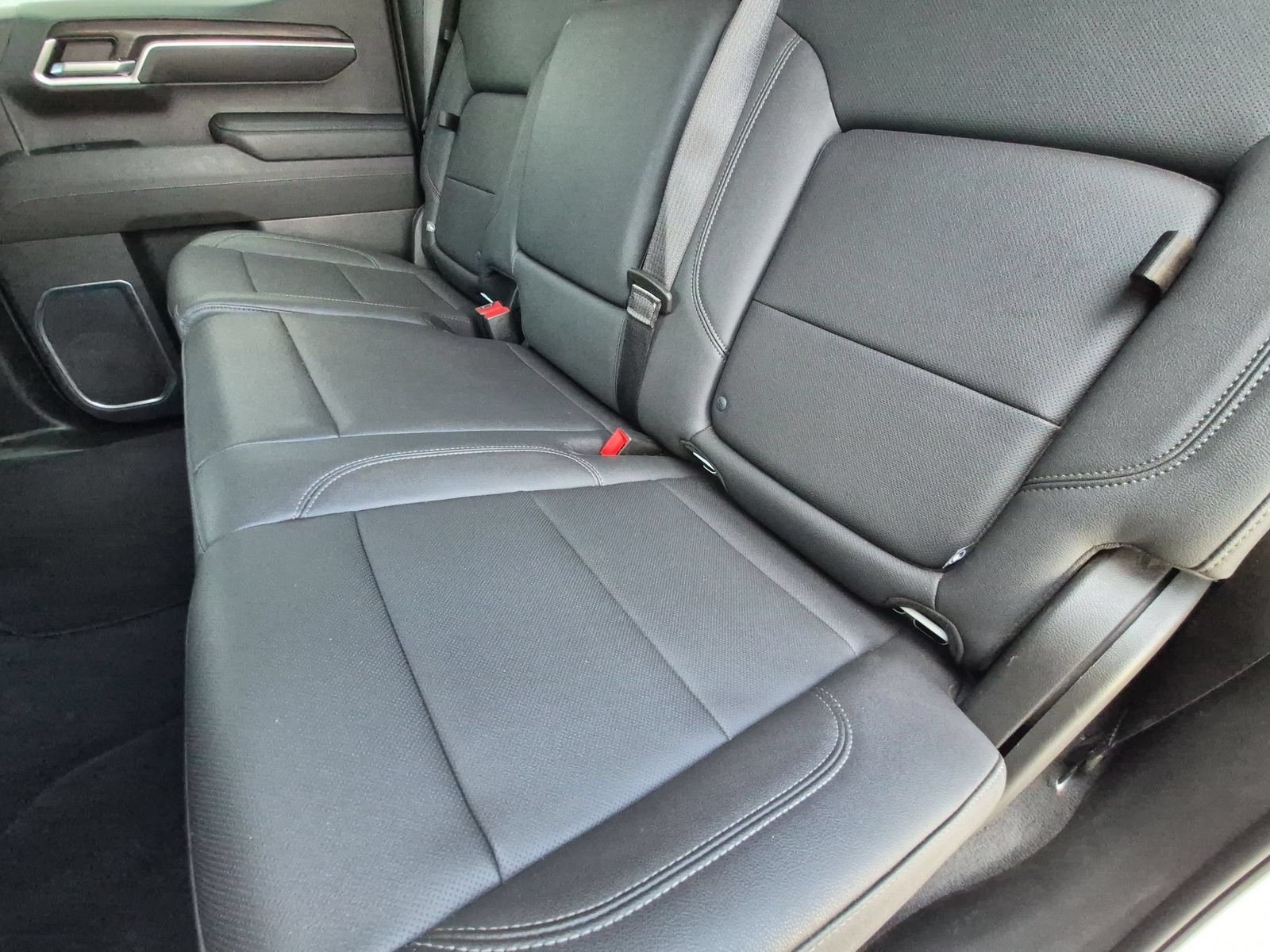 Used 2025 GMC Sierra 1500 SLT AWD/4WD image 28
