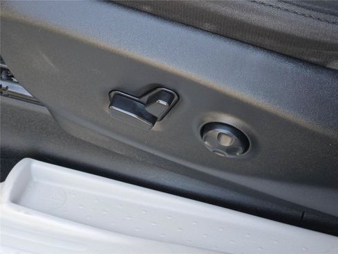 Certified 2023 Chrysler Voyager LX FWD image 28