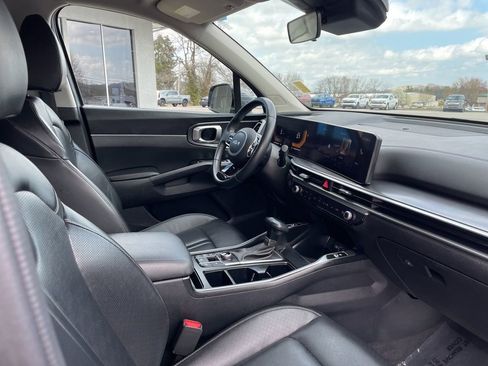 Used 2024 Kia Sorento S image 29