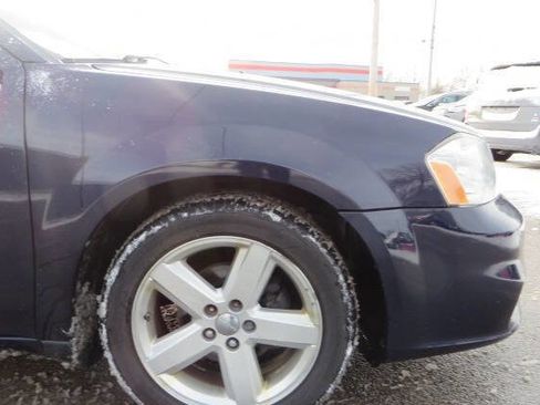 Used 2013 Dodge Avenger SE image 19