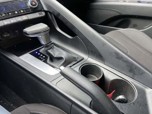 Used 2023 Hyundai Elantra SEL w/ Cargo Package image 19