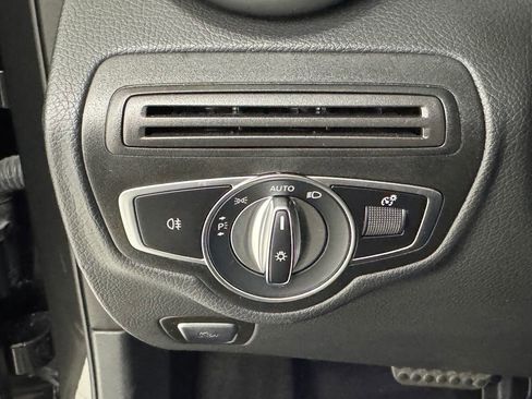 Used 2021 Mercedes-Benz GLC 300 image 30