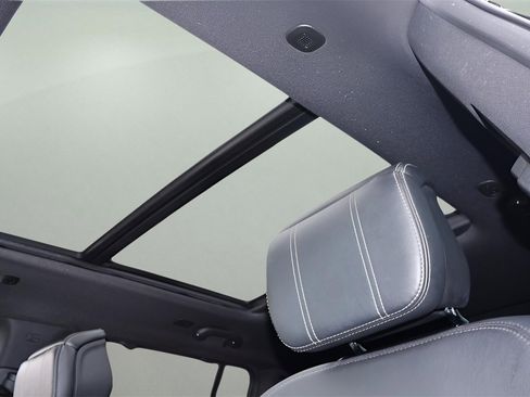 Used 2023 Jeep Grand Wagoneer 4WD image 32