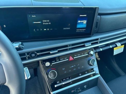 Used 2025 Hyundai Santa Fe SEL FWD image 12