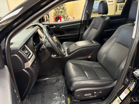 Used 2019 Toyota Highlander Limited Platinum image 36
