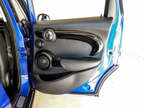 Used 2019 MINI Cooper S w/ Premium Package image 36