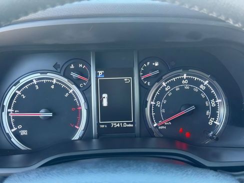 Used 2023 Toyota 4Runner TRD Off-Road Premium w/ Off Road Premium Plus Package AWD/4WD image 24