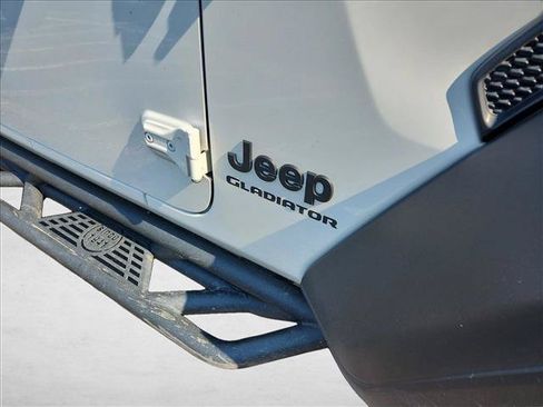 Used 2020 Jeep Gladiator Sport w/ Quick Order Package 23S AWD/4WD image 2
