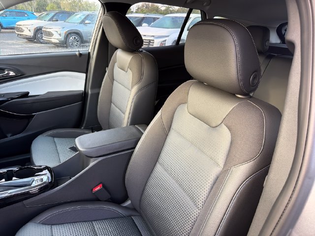 New 2026 Chevrolet Trax LT w/ Driver Confidence Package FWD image 20