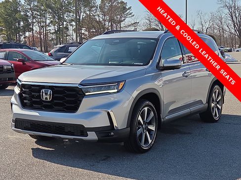 Used 2025 Honda Pilot Elite image 2