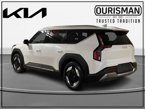 Certified 2024 Kia EV9 Wind AWD/4WD image 3