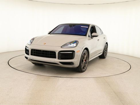 Used 2021 Porsche Cayenne GTS image 12