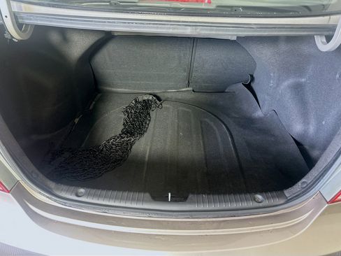 Used 2012 Hyundai Accent GLS w/ Comfort Pkg 2 FWD image 25