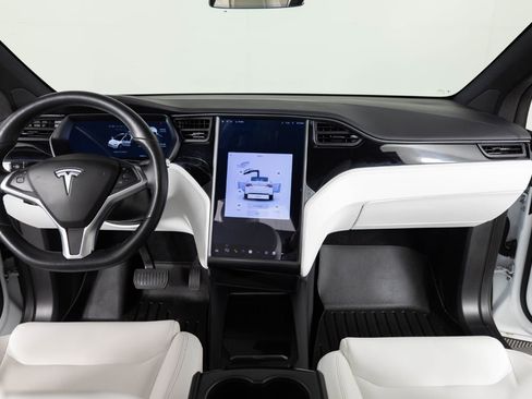 Used 2020 Tesla Model X Long Range image 40