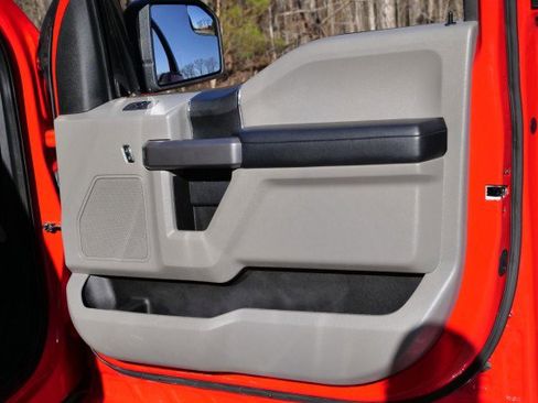 Used 2020 Ford F150 XLT image 31