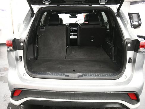 Certified 2024 Toyota Highlander XSE image 24