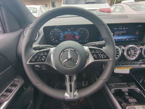 Used 2026 Mercedes-Benz GLA 250 image 3