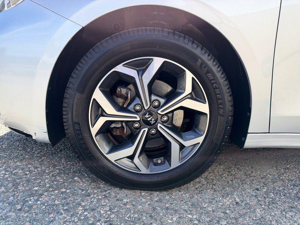 Used 2019 Kia Forte LXS FWD image 11