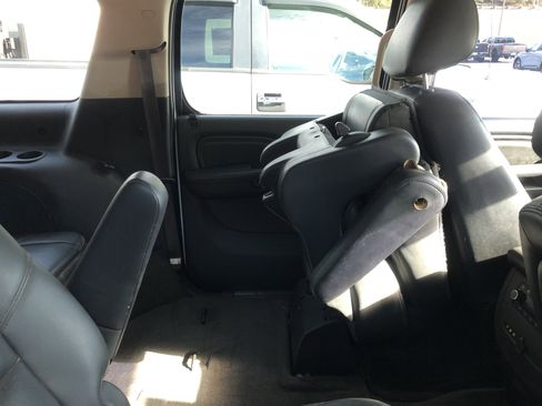 Used 2012 GMC Yukon XL Denali image 8