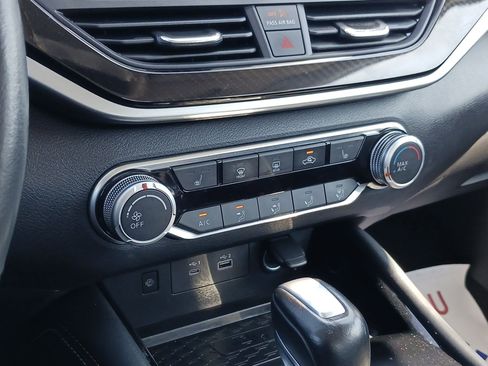 Used 2024 Nissan Altima 2.5 SR w/ SR Premium Package image 27