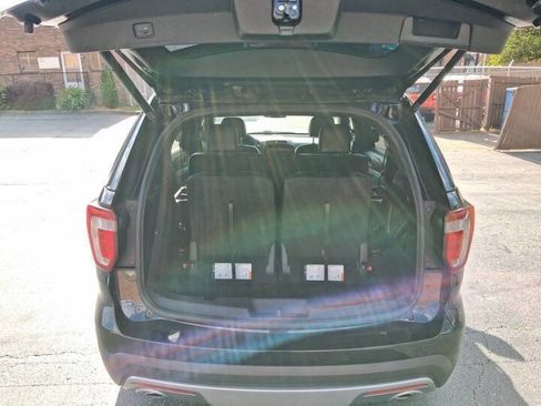 Used 2017 Ford Explorer XLT w/ Equipment Group 202A FWD image 12