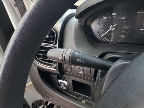 Used 2025 RAM ProMaster 2500 w/ Convenience Group FWD image 13