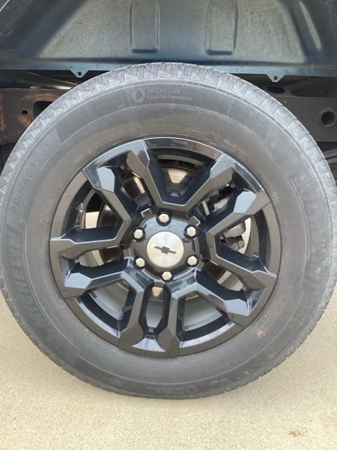 Used 2024 Chevrolet Silverado 1500 LT AWD/4WD image 6