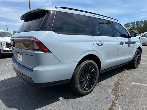 New 2026 Lincoln Navigator Reserve w/ Jet Appearance Package AWD/4WD image 5