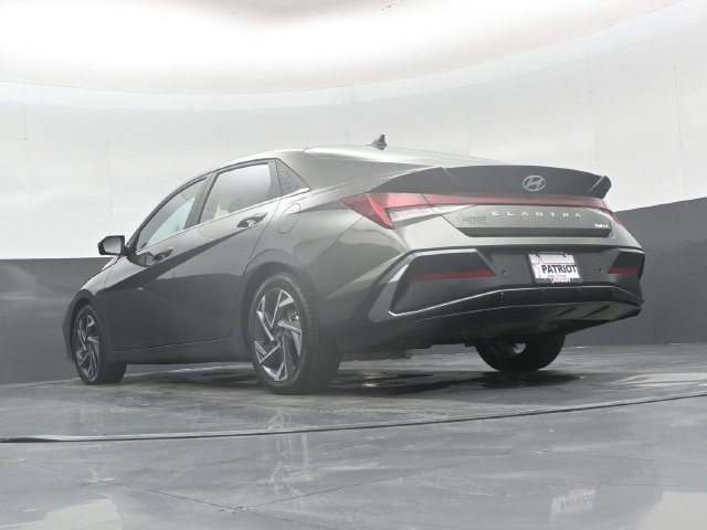 Used 2024 Hyundai Elantra Limited FWD image 43