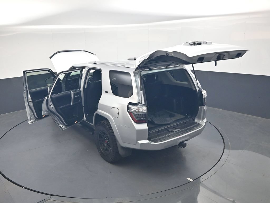 Used 2017 Toyota 4Runner SR5 AWD/4WD image 38