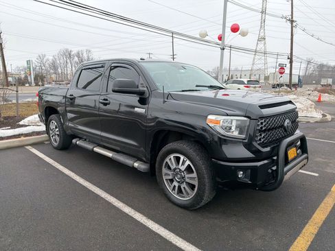 Used 2018 Toyota Tundra Platinum image 2