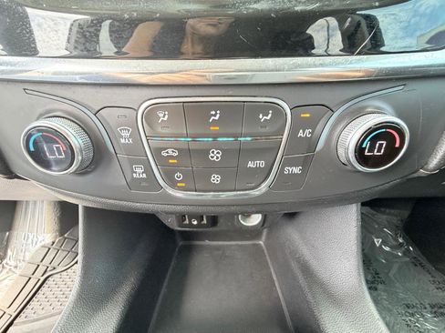 Used 2020 Chevrolet Traverse LS FWD image 18