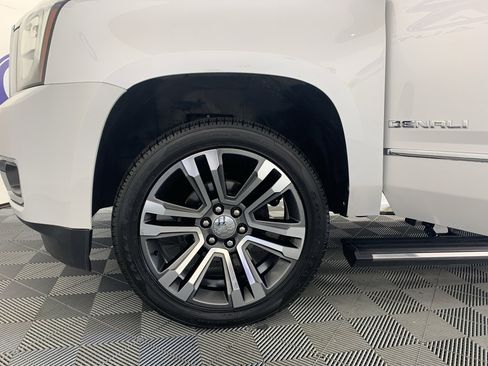 Used 2020 GMC Yukon Denali w/ Denali Ultimate Package RWD image 12