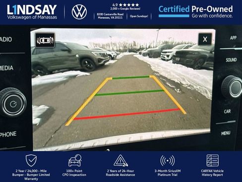 Certified 2025 Volkswagen Taos SE image 15