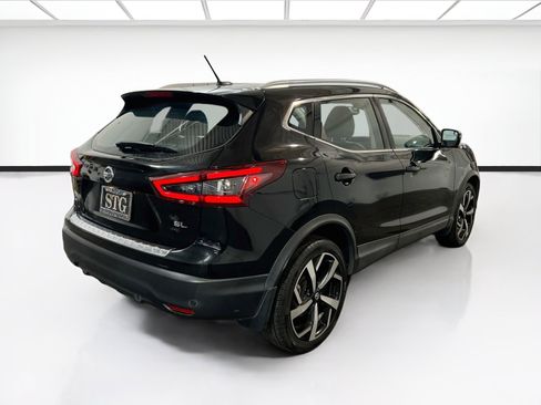 Used 2022 Nissan Rogue Sport SL w/ Premium Package FWD image 4