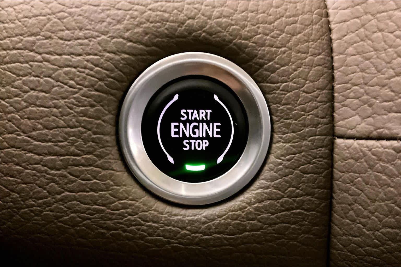 Used 2021 GMC Yukon Denali w/ Advanced Technology Package RWD image 31