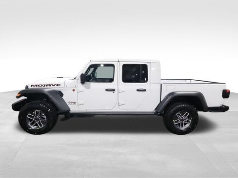 New 2026 Jeep Gladiator Mojave w/ Steel Bumper Group AWD/4WD image 5