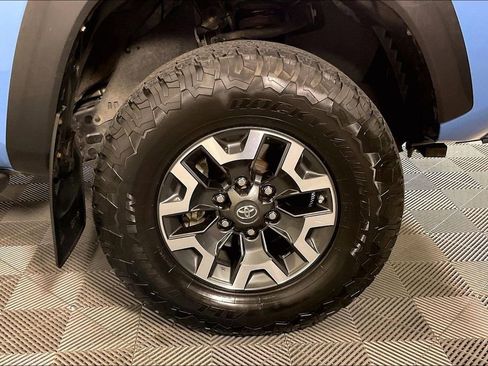 Used 2019 Toyota Tacoma SR image 11