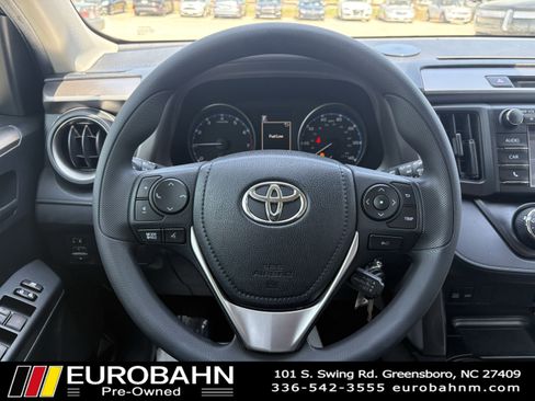 Used 2018 Toyota RAV4 LE image 20