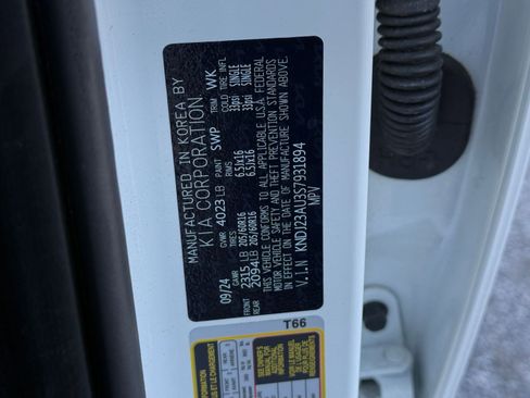 Used 2025 Kia Soul LX w/ LX Technology Package image 22