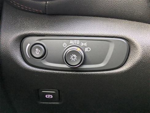 Used 2022 Chevrolet Blazer Premier w/ Enhanced Convenience Package image 35