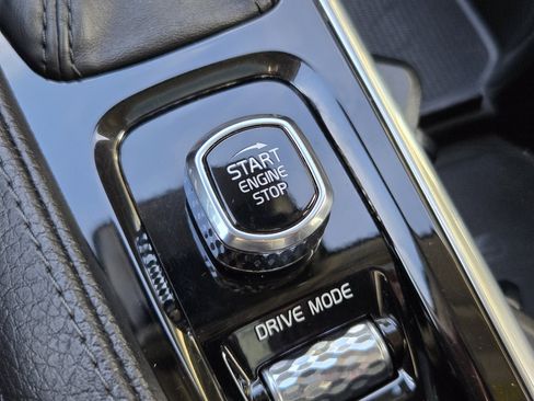 Used 2019 Volvo XC90 T6 Momentum w/ Advanced Package image 31