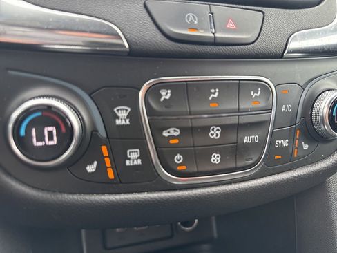 Used 2023 Chevrolet Equinox LT AWD/4WD image 11