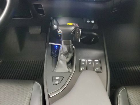 Used 2024 Lexus UX 250h AWD w/ Premium Package image 18