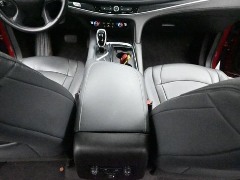 Used 2020 Buick Enclave Essence FWD image 21
