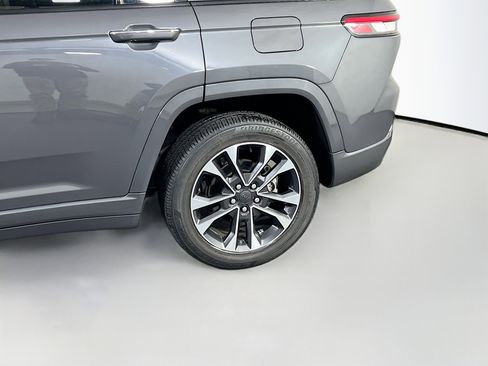 Used 2022 Jeep Grand Cherokee Overland AWD/4WD image 31